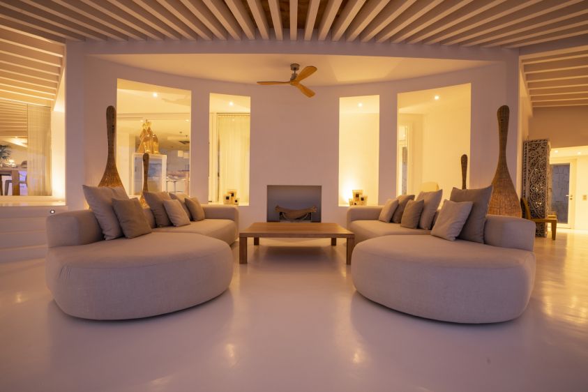 Lyvo experts share tips to prevent damp and humidity damage in your Mallorca villa. Protect your property with trusted year-round maintenance.